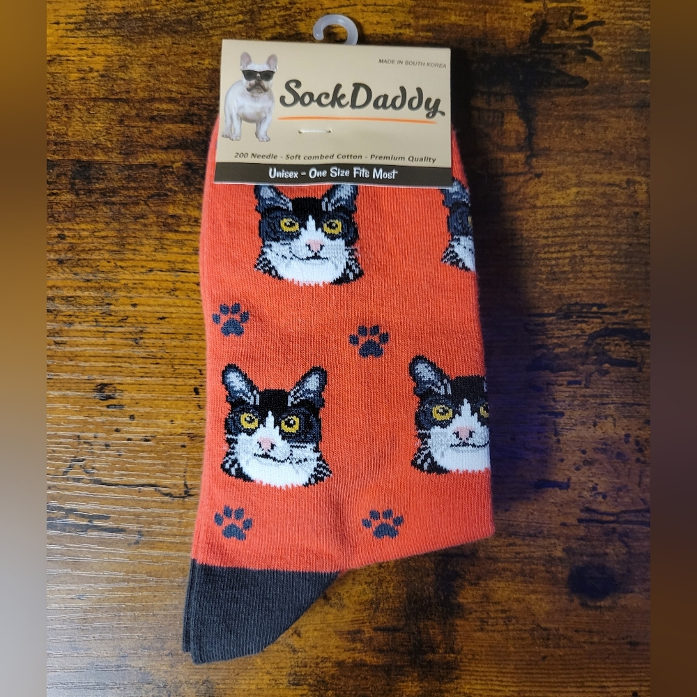 Sock daddy socks with black and white cat print-red